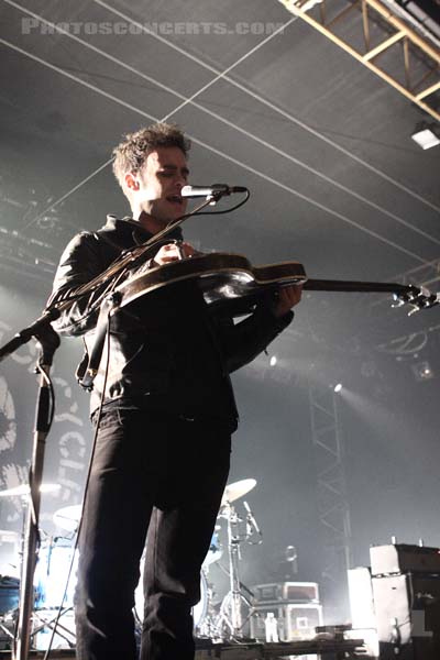 BLACK REBEL MOTORCYCLE CLUB - 2007-11-20 - PARIS - Elysee Montmartre - Robert Levon Been